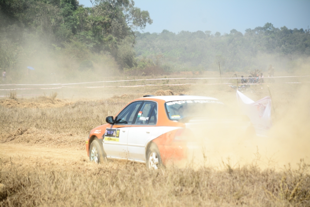 ಗಮನ ಸೆಳೆದ ‘ಆಟೊಕಾ್ರಸ್’ ಸಾಹಸ ಸ್ಪ   ರ್ಧೆ